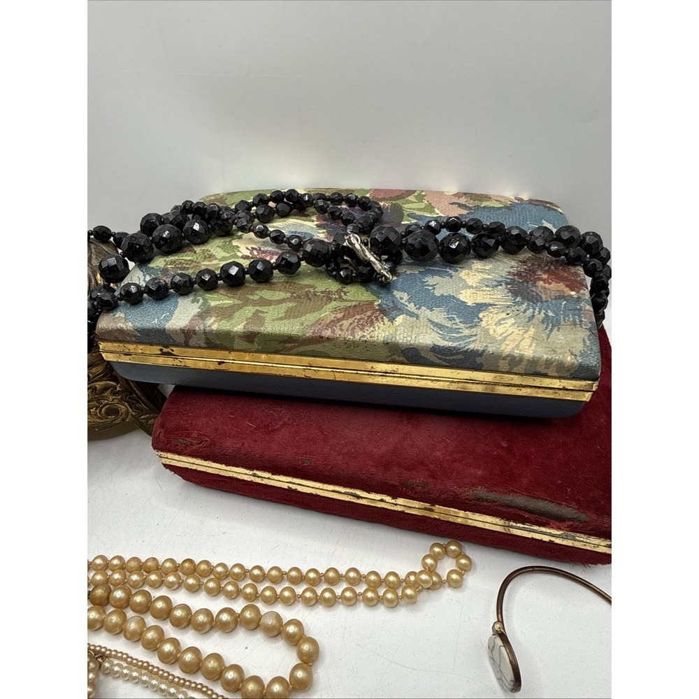 Estate Jewelry Lot Pearl Necklaces, Jewelry Boxes, Earrings, Bracelet - Picture 9 of 13